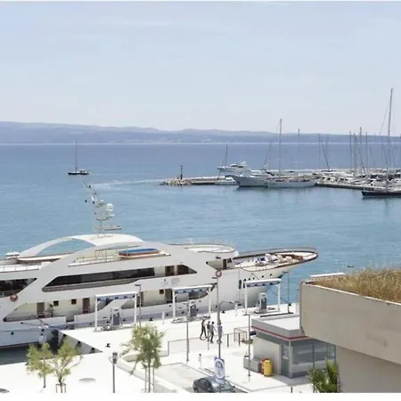 Luxury Apartment Eni On The West Coast Split Exterior photo