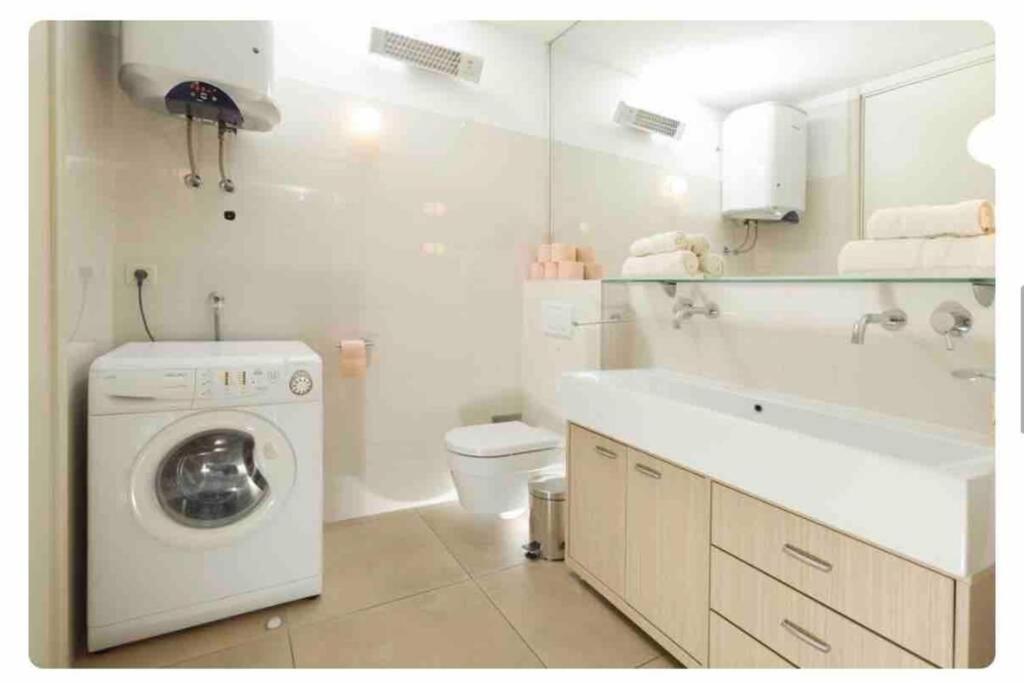 Luxury Eni On The West Coast Apartmán